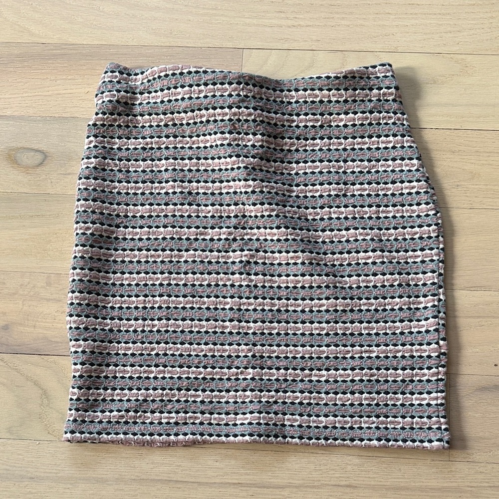 Pull&Bear Textured Mini Skirt - Pink and Black